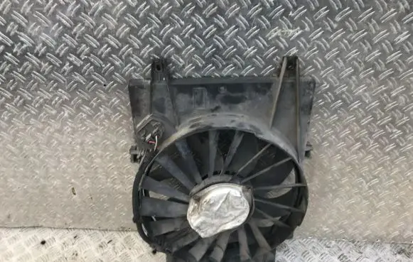 Renault Twingo I Radiator cooling fan shroud 8240130 824.0130
