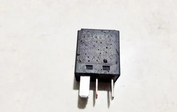 Audi A4 S4 B6 8E 8H Other relay 8z0951253