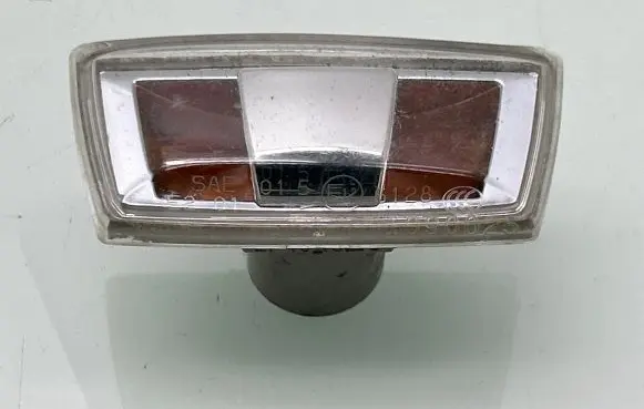 Opel Meriva B Front fender indicator light E126128 13252455 13252456
