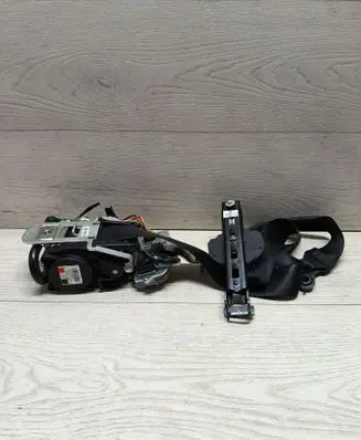 Mercedes-Benz E W212 Front seatbelt 05360127 617112100 010L0000
