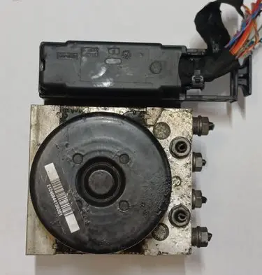 Volkswagen Golf VI ABS Pump 1K0614517CP 1K0907379BE
