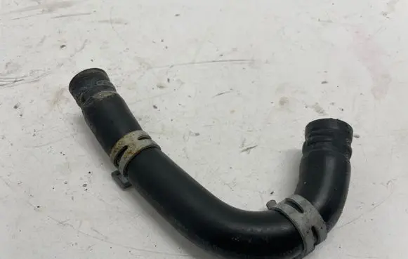 Opel Insignia B Engine coolant pipe/hose 55570079
