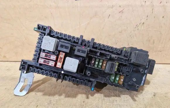 Mercedes-Benz E C207 W207 Fuse box set A2129000004 2129000004 A2125452832