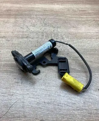 BMW X5 F15 Bonnet Pedestrian Airbag Actuator 7326020 B44A16
