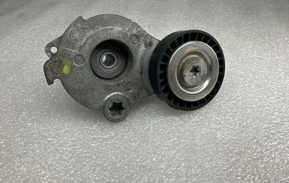 Audi RS5 Generator/alternator belt tensioner 06M903315H