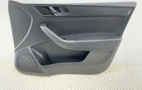 Skoda Rapid (NH) Front door card panel trim
