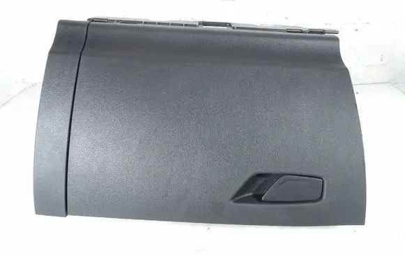 Glove box