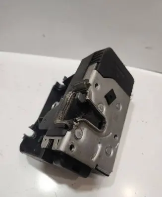 Opel Vivaro Front door lock 8200008248 91166227