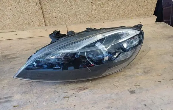 Volvo V40 Cross country Headlight/headlamp 121212