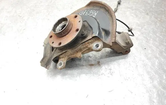 Nissan Qashqai Front wheel hub spindle knuckle