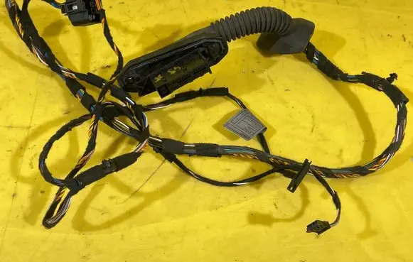 BMW 3 E90 E91 EUR ISO radio connector 