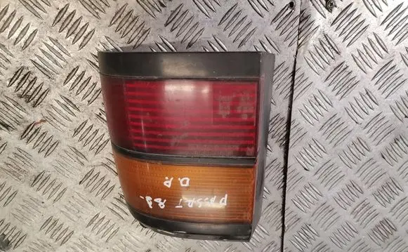 Volkswagen PASSAT B3 Rear/tail lights 333945257
