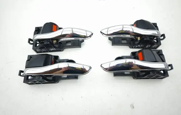 Toyota Prius (XW50) Front door interior handle