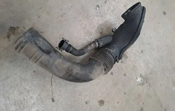 BMW X3 F25 Turbo air intake inlet pipe/hose 13718512381 850736904
