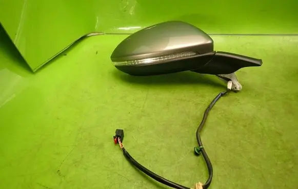 Volkswagen Golf VII Front door electric wing mirror E1021277