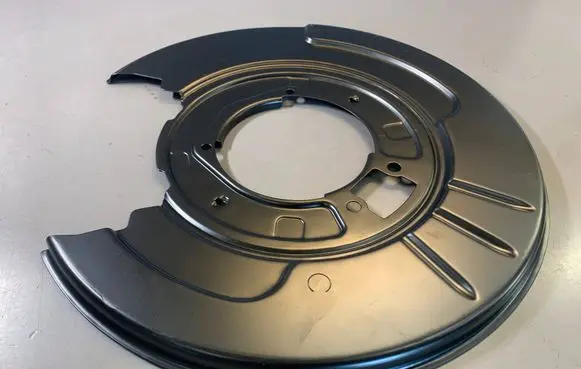 BMW 7 E38 Rear brake disc plate dust cover 1161532 34211161532