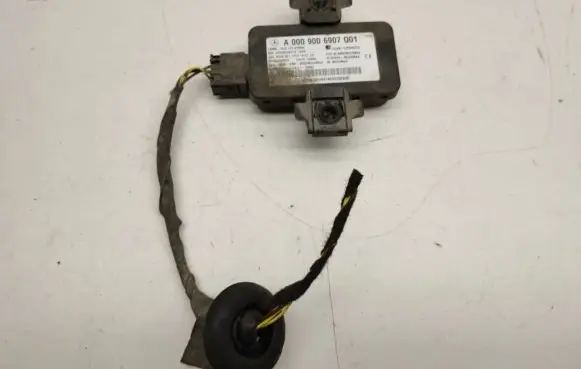 Mercedes-Benz C W205 Tire pressure control unit A0009006907