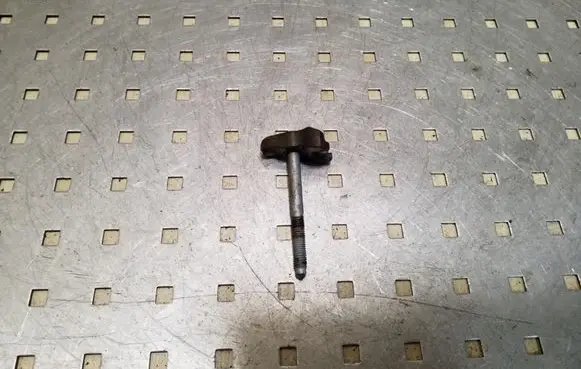 Peugeot 4007 Fuel Injector clamp holder