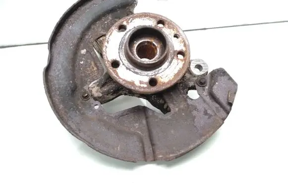 Volvo XC70 Front wheel hub spindle knuckle 7G913K170M