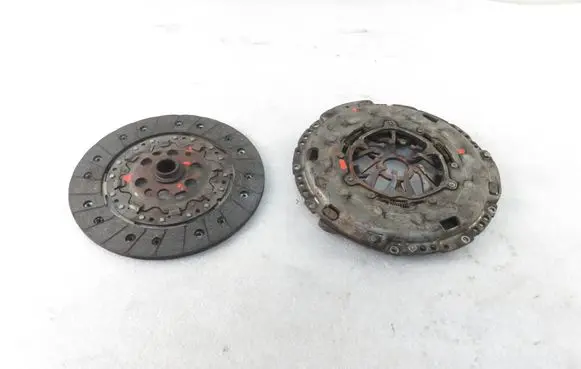 Volkswagen Golf V Clutch set kit 323064110