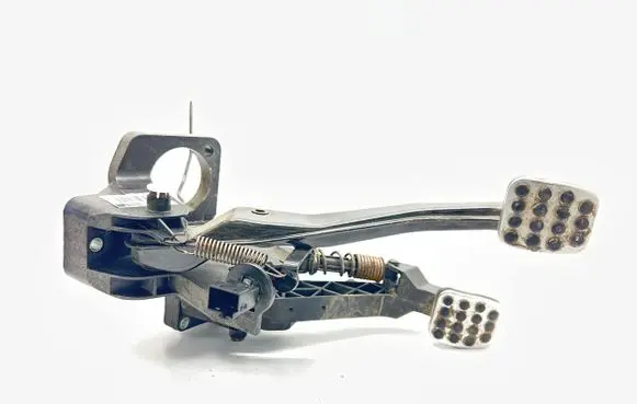 Mercedes-Benz B W245 Pedal assembly A1692906201 4261600 4010047F