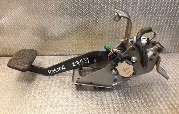 Lexus RX 330 - 350 - 400H Brake pedal 8951047020