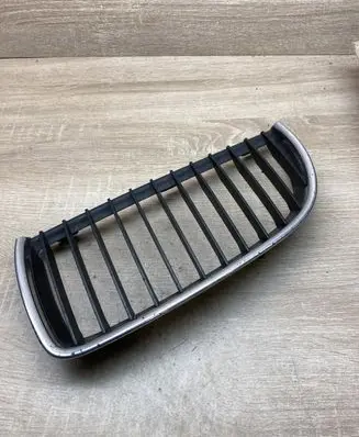 BMW 3 E90 E91 Front bumper upper radiator grill 7120007