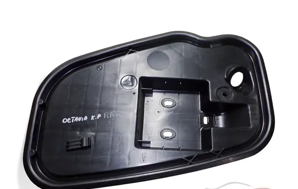 Skoda Octavia Mk3 (5E) Other front door trim element 5E0837915A 5E0837915B