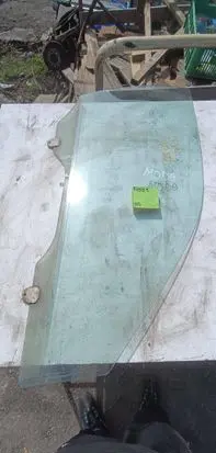 Honda Civic Front door window glass four-door 1212123
