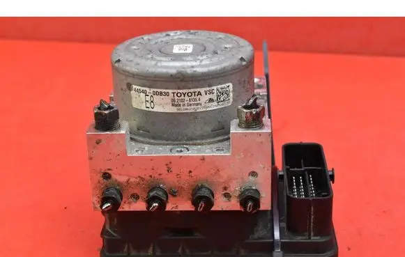 Toyota Yaris ABS Pump 445400DB30