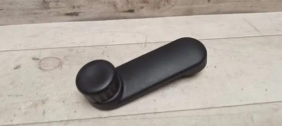 Dacia Sandero Rear door window winding handle 8200673745