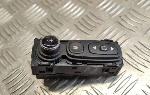 Renault Zoe Radio/CD/DVD/GPS head unit 253B0882SR E1067640