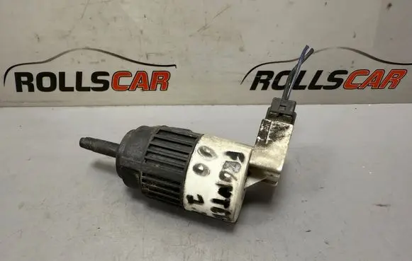 Opel Frontera B Windscreen/windshield washer pump