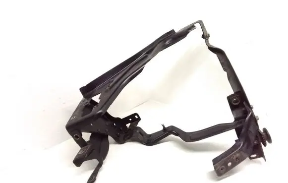 Mercedes-Benz C W204 Headlight/headlamp mounting bracket A2046200991 PP204626044