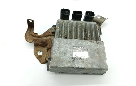 Toyota Corolla Verso AR10 Fuel injection control unit/module 8987120070