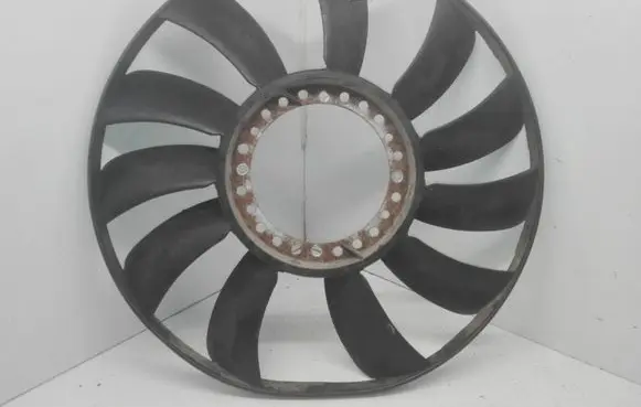 Volkswagen PASSAT B5 Fan impeller 058121301B