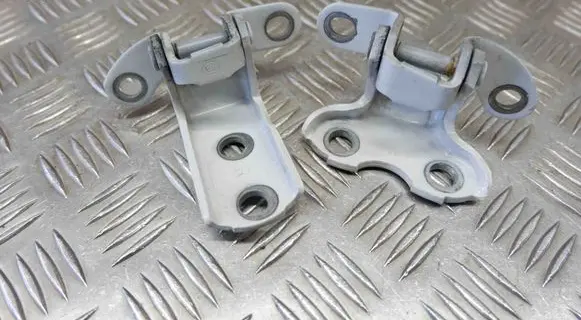 Toyota Prius+ (ZVW40) Rear door hinge set 6877052031 6875020122
