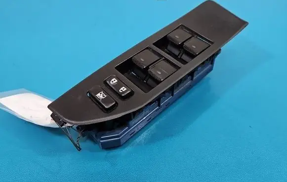Toyota Verso Electric window control switch 840400F030 IMPRK1583880