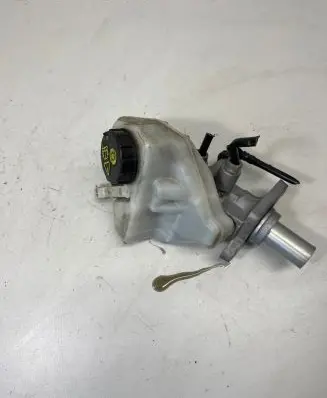 Master brake cylinder