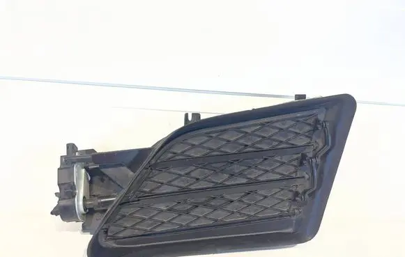 Tesla Model S Intercooler air guide/duct channel 1058007