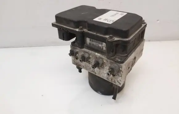 Skoda Fabia Mk2 (5J) ABS Pump 6R0907379J 6R0614117F
