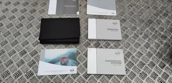 Nissan Qashqai User manual 