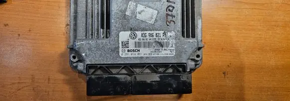 Skoda Superb B5 (3U) Engine control unit/module 03G906021AN 0281014061