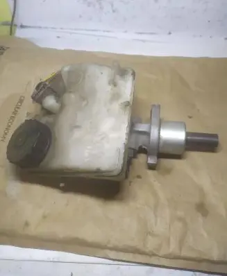 Master brake cylinder