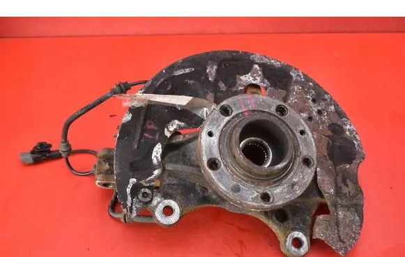 Peugeot 308 Front wheel hub spindle knuckle 