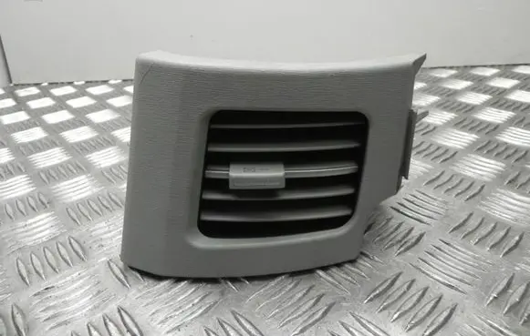 Rear air vent grill