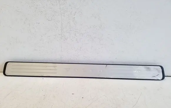 Volvo XC60 Front sill trim cover 33436021