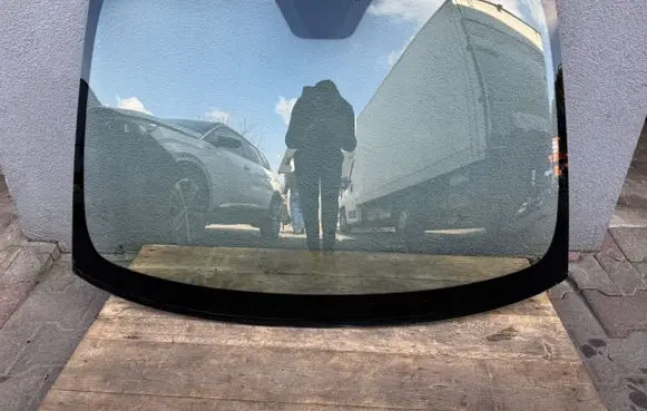 Fiat 500 Front windscreen/windshield window 