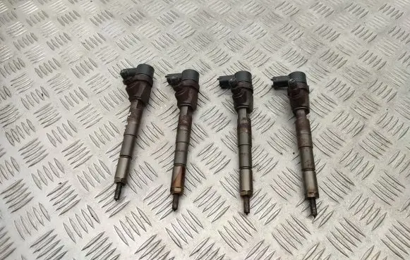 Fiat 500L Fuel injectors set 0445110524 2611485630911