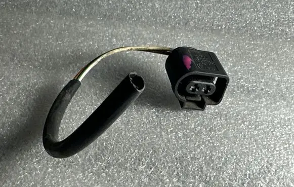Audi Q7 4L Windscreen/windshield washer pump 1J0973722